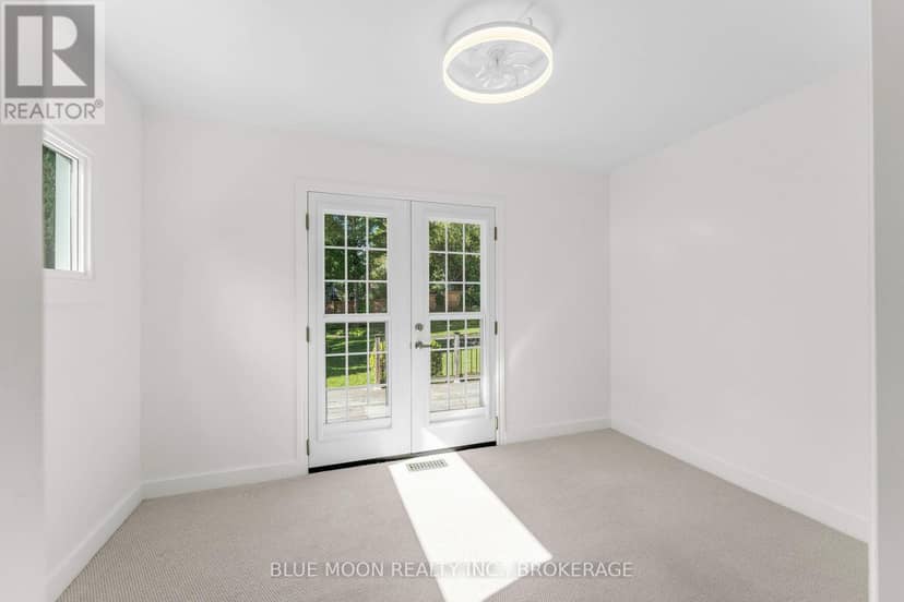 122 Richard Street — photo 16 of 35