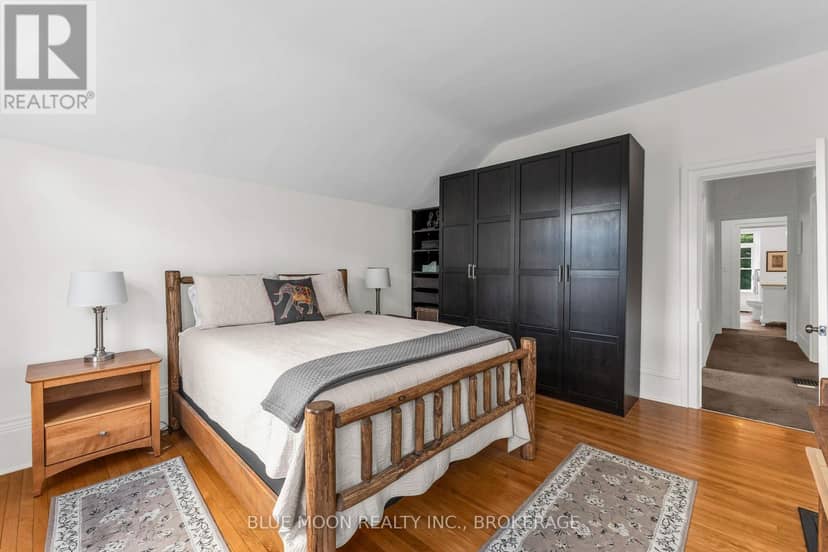 122 Richard Street — photo 23 of 35
