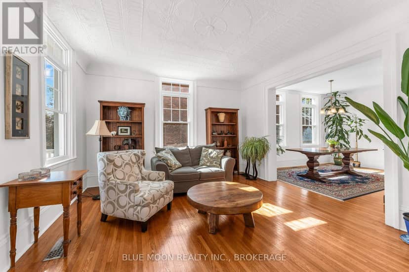 122 Richard Street — photo 8 of 35