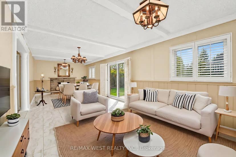 61 Bickerton Crescent, Toronto, photo 5