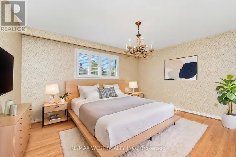 61 Bickerton Crescent, Toronto, photo 6