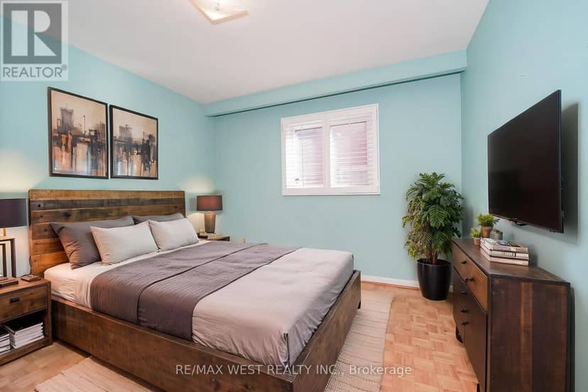 61 Bickerton Crescent, Toronto, photo 8