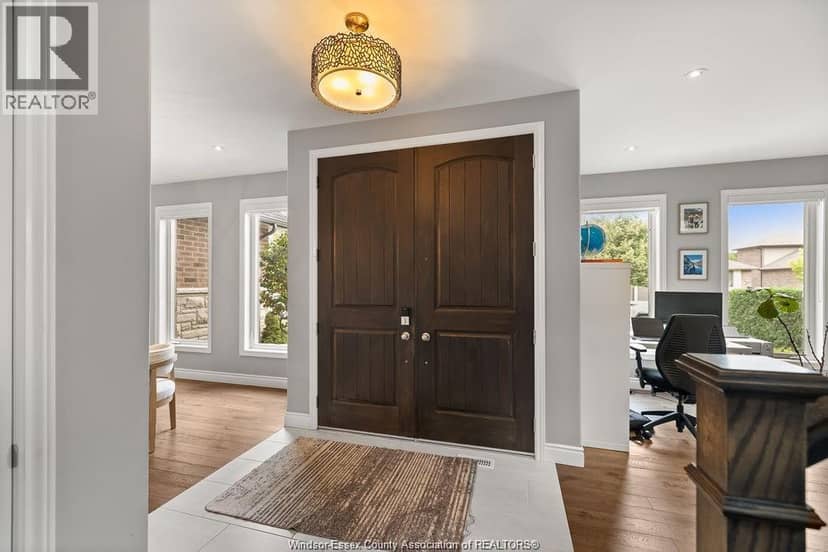 580 Herdman — photo 4 of 40