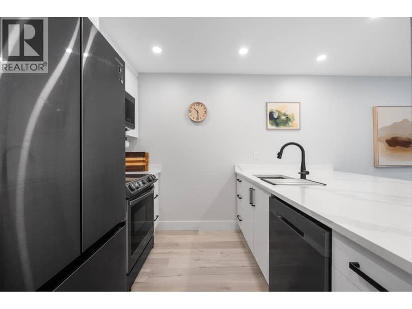 217 7377 SALISBURY AVENUE, Burnaby, photo 3