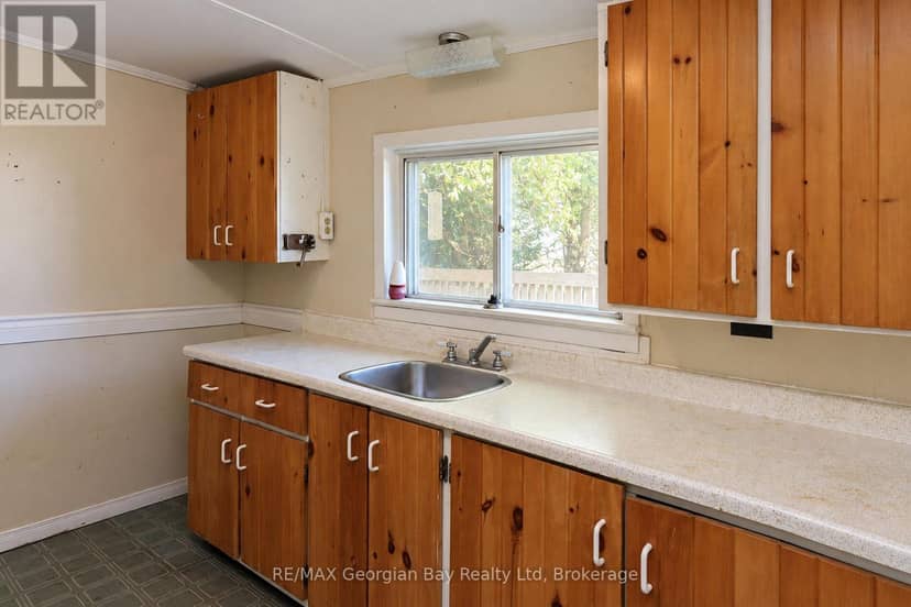 62 King Road — photo 12 of 35