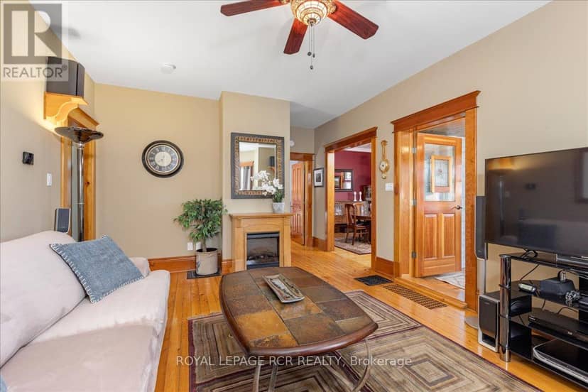 20314 Leslie Street — photo 15 of 40