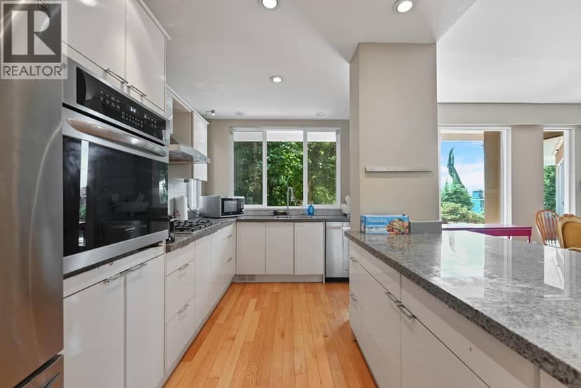 Main Floor 1053 MILLSTREAM ROAD, Vancouver, photo 2
