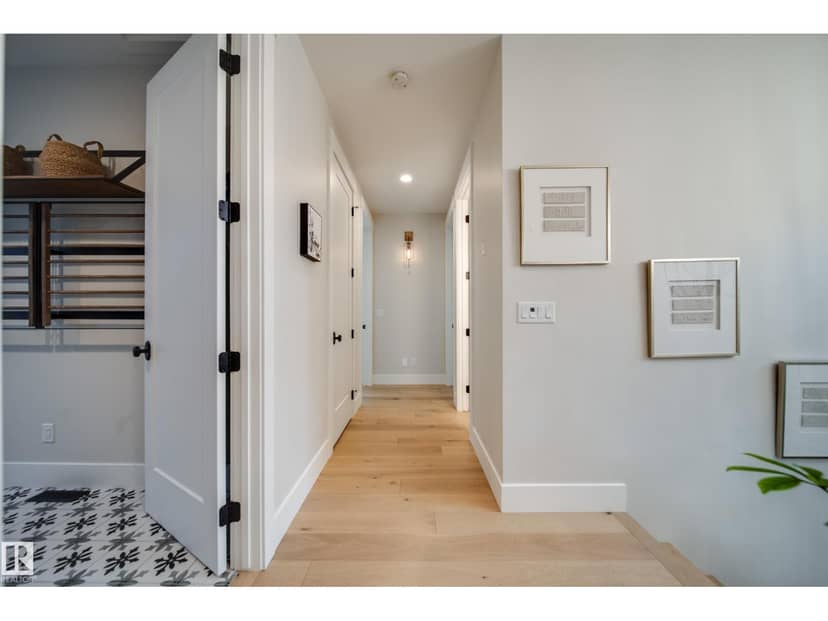 10228 130 ST NW — photo 32 of 40