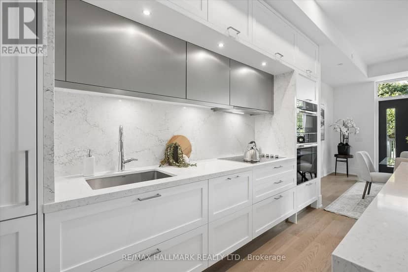 TH  122 - 259 The Kingsway — photo 18 of 40