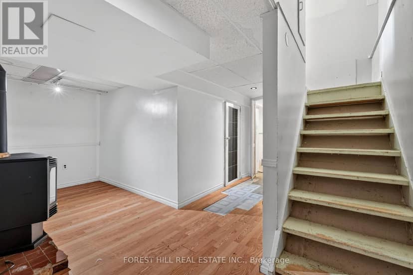 22 Grand Valley Drive — photo 21 of 27