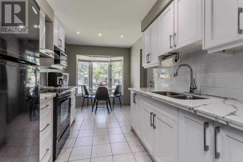 14 Ellington Avenue — photo 4 of 29