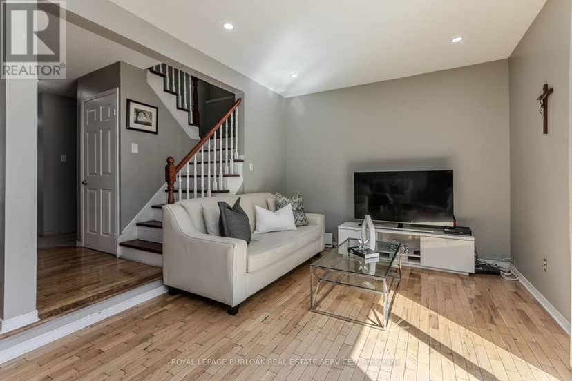 14 Ellington Avenue — photo 8 of 29