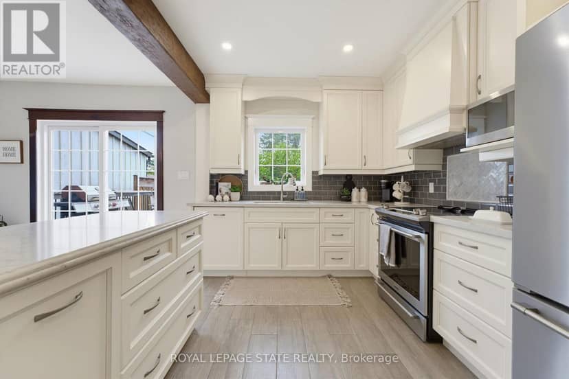 394 Charlton Avenue W — photo 1 of 40