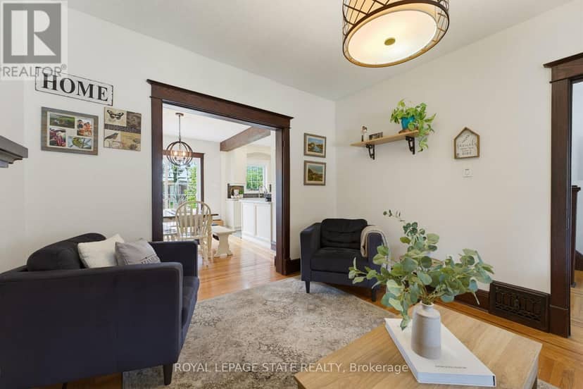394 Charlton Avenue W — photo 12 of 40