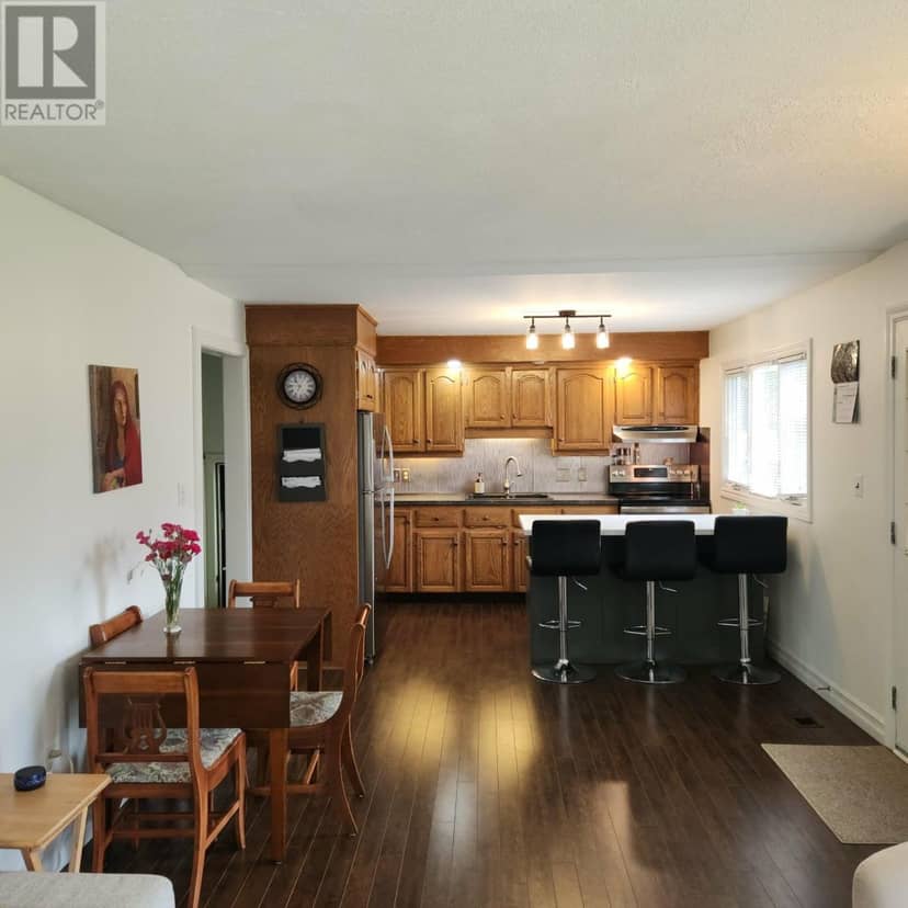 41 Penny Lane — photo 9 of 40