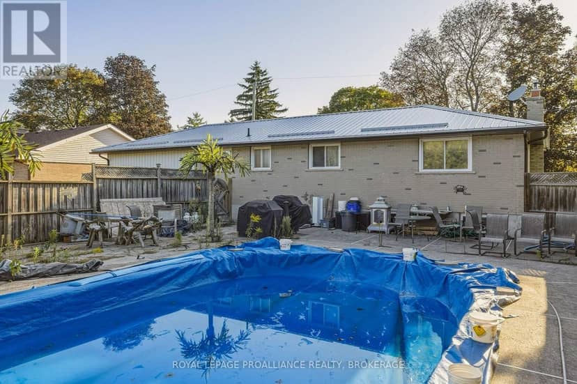 420 Maple Ridge Drive — photo 9 of 15