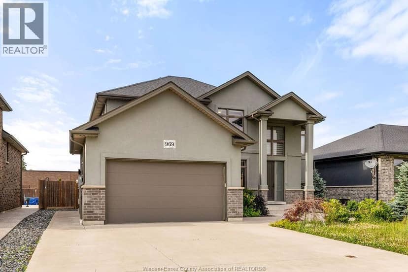 969 Westwood Drive — photo 3 of 40