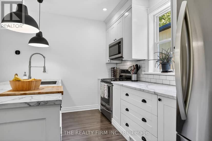 17 Woodward Avenue — photo 13 of 40