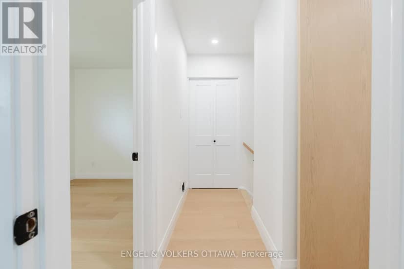 825 De Salaberry Street — photo 26 of 40