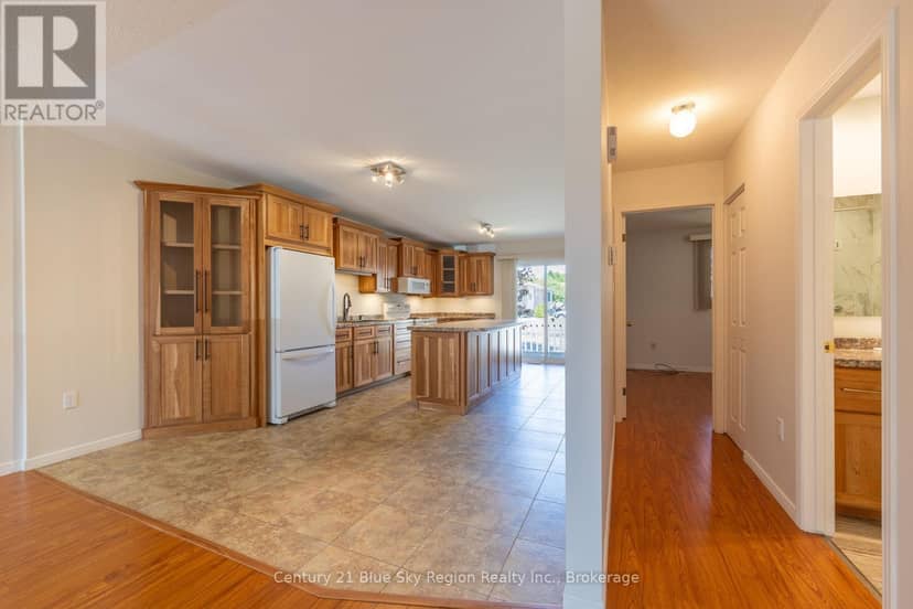 9 - 624 Lakeshore Drive — photo 11 of 33