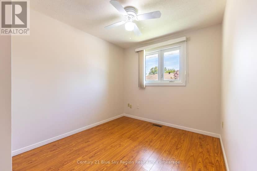9 - 624 Lakeshore Drive — photo 18 of 33