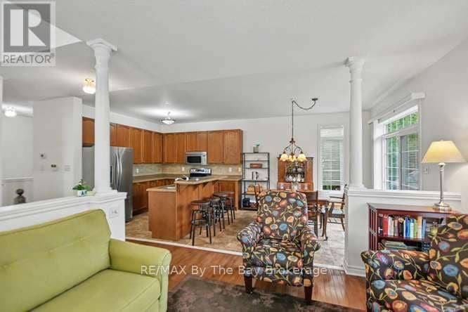 90 Meadowlark Boulevard — photo 11 of 40