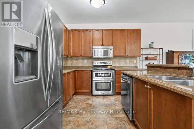 90 Meadowlark Boulevard — photo 12 of 40