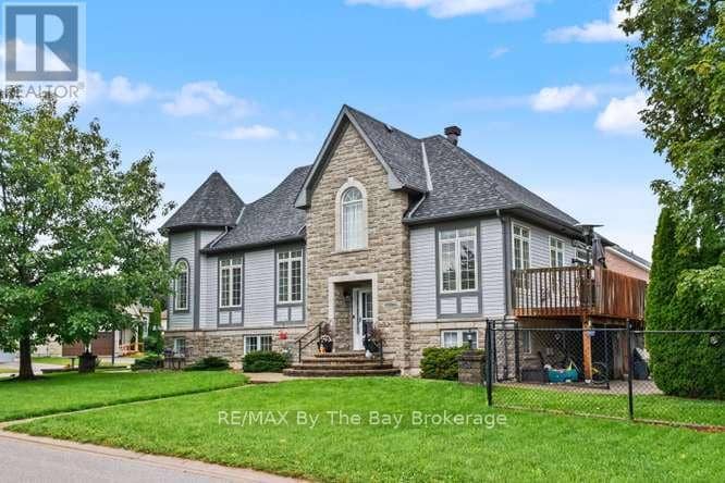 90 Meadowlark Boulevard — photo 2 of 40