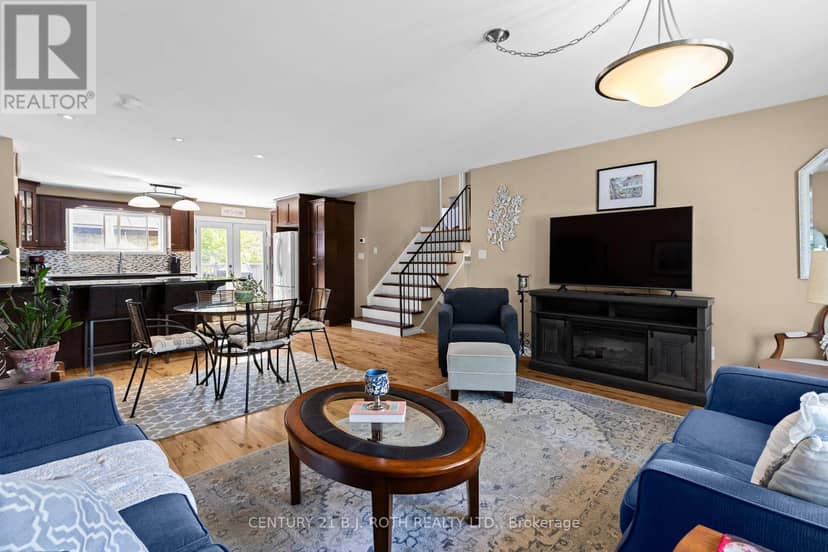 10 Andrea Crescent — photo 11 of 36