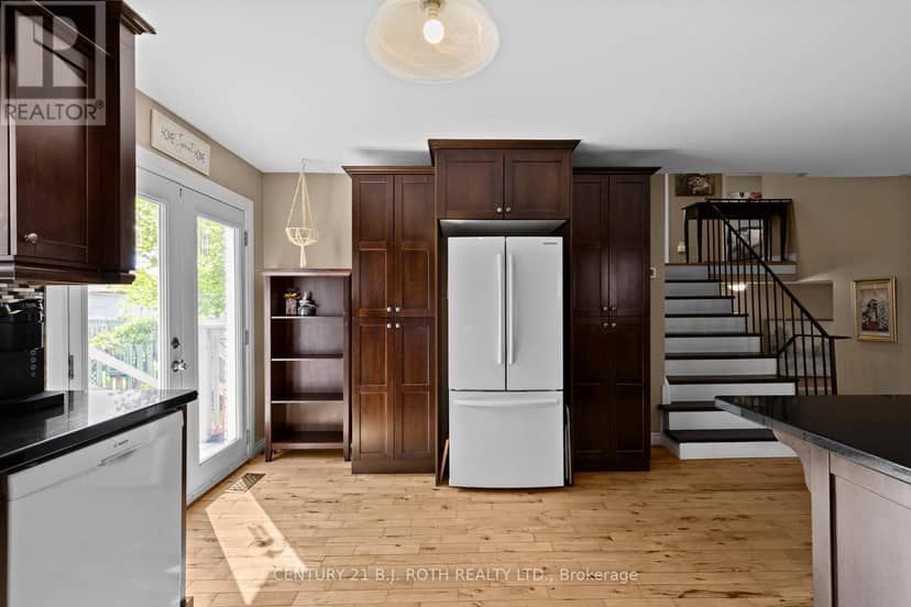 10 Andrea Crescent — photo 14 of 36