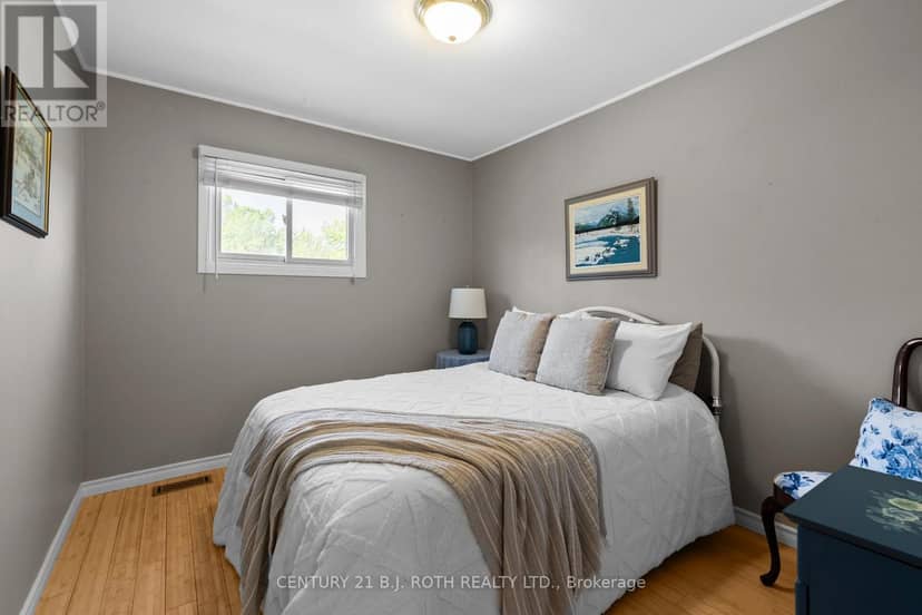 10 Andrea Crescent — photo 19 of 36