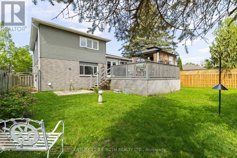 10 Andrea Crescent — photo 23 of 36