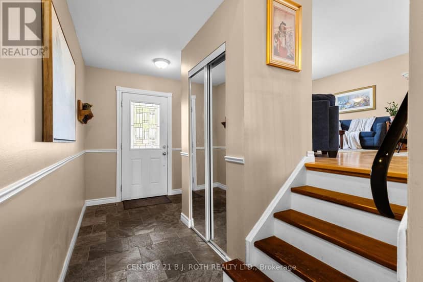 10 Andrea Crescent — photo 8 of 36