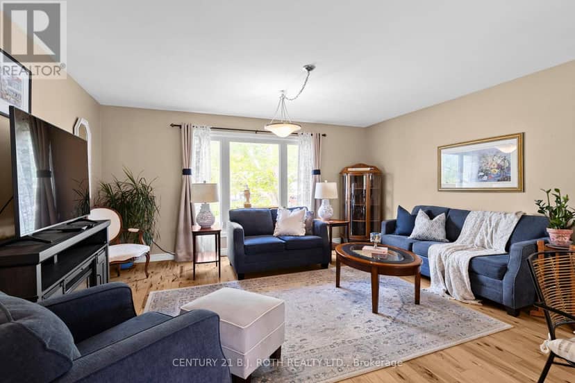 10 Andrea Crescent — photo 9 of 36