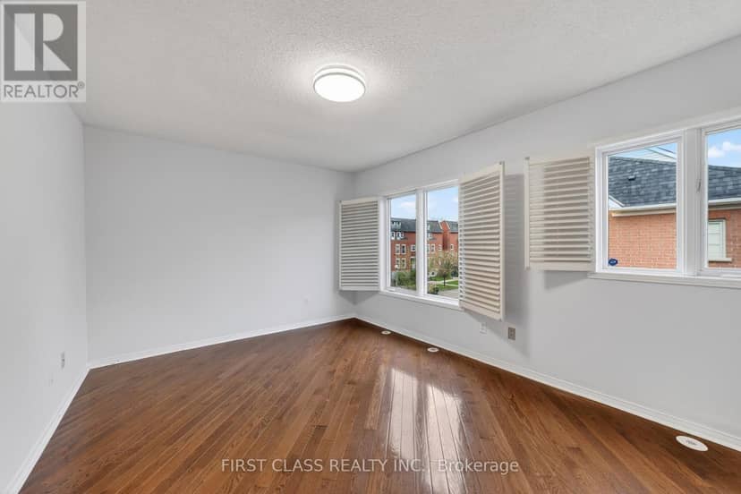 TH10 - 3076 Lake Shore Boulevard W — photo 20 of 35