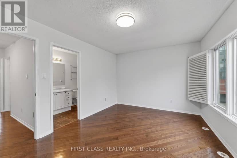 TH10 - 3076 Lake Shore Boulevard W — photo 21 of 35