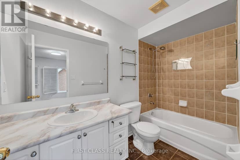 TH10 - 3076 Lake Shore Boulevard W — photo 24 of 35