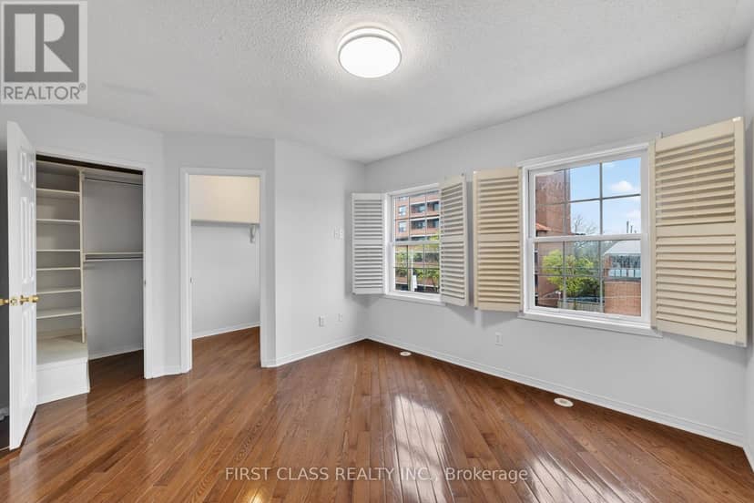 TH10 - 3076 Lake Shore Boulevard W — photo 27 of 35