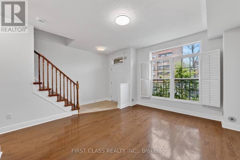 TH10 - 3076 Lake Shore Boulevard W, Toronto, photo 5