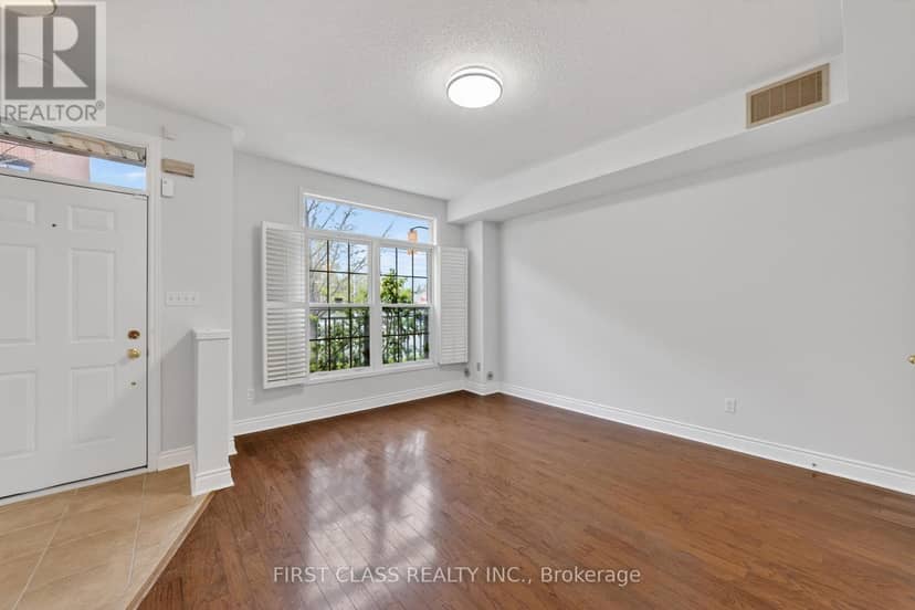 TH10 - 3076 Lake Shore Boulevard W, Toronto, photo 6