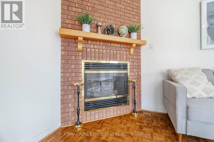 2485 Strathmore Crescent N — photo 22 of 40