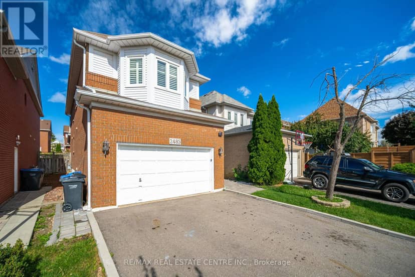 2485 Strathmore Crescent N — photo 4 of 40