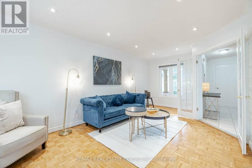 2485 Strathmore Crescent N — photo 7 of 40
