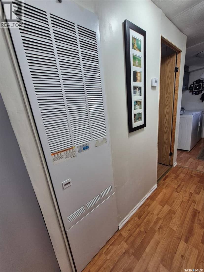 211 Prairie STREET — photo 17 of 38