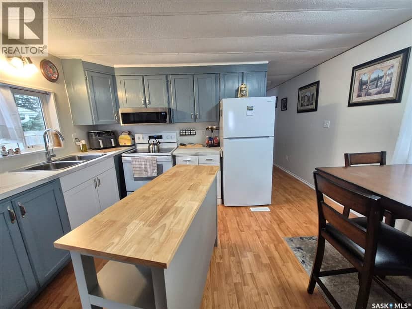 211 Prairie STREET — photo 4 of 38