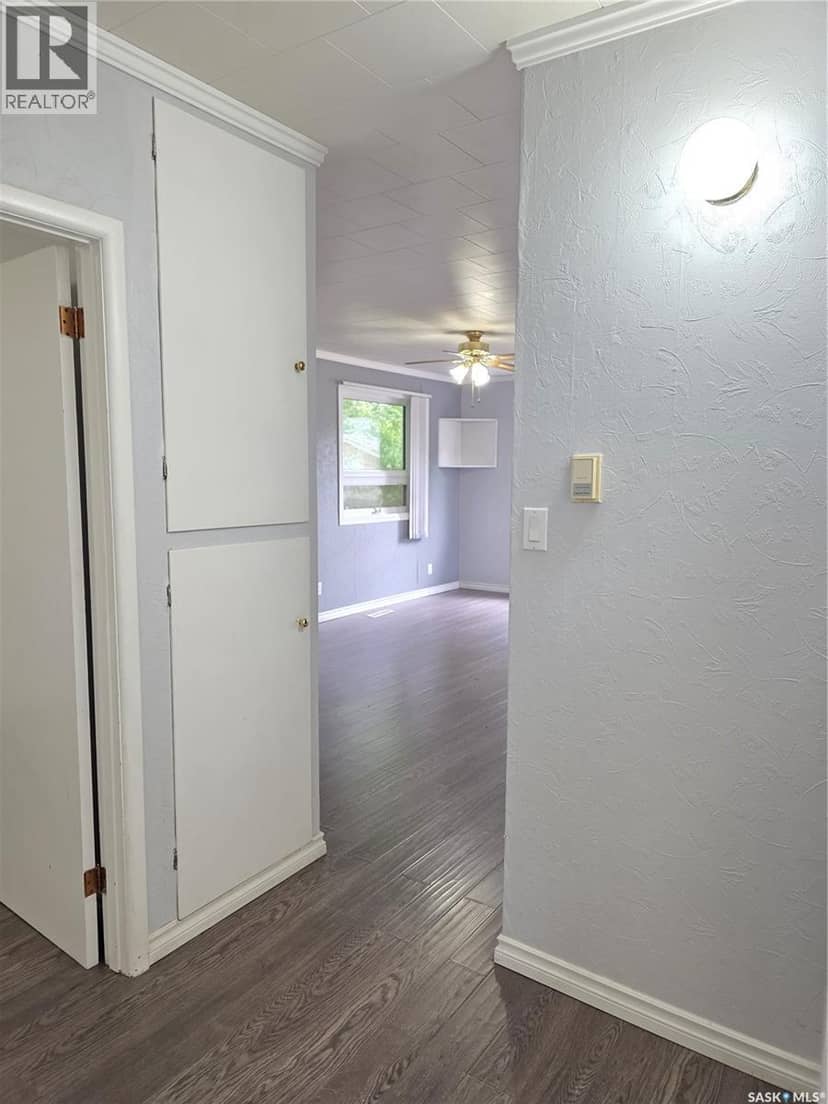 105 Ottawa STREET — photo 11 of 33