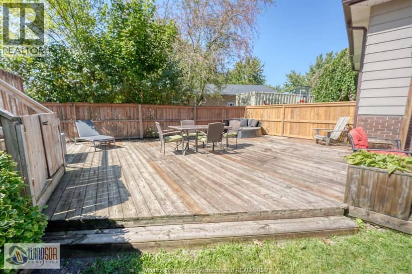 243 Hawthorn — photo 9 of 40