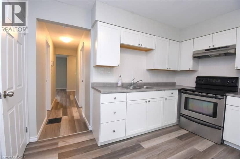58 WELLINGTON Street — photo 13 of 37