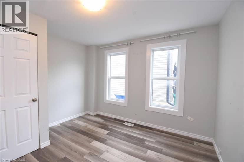 58 WELLINGTON Street — photo 18 of 37