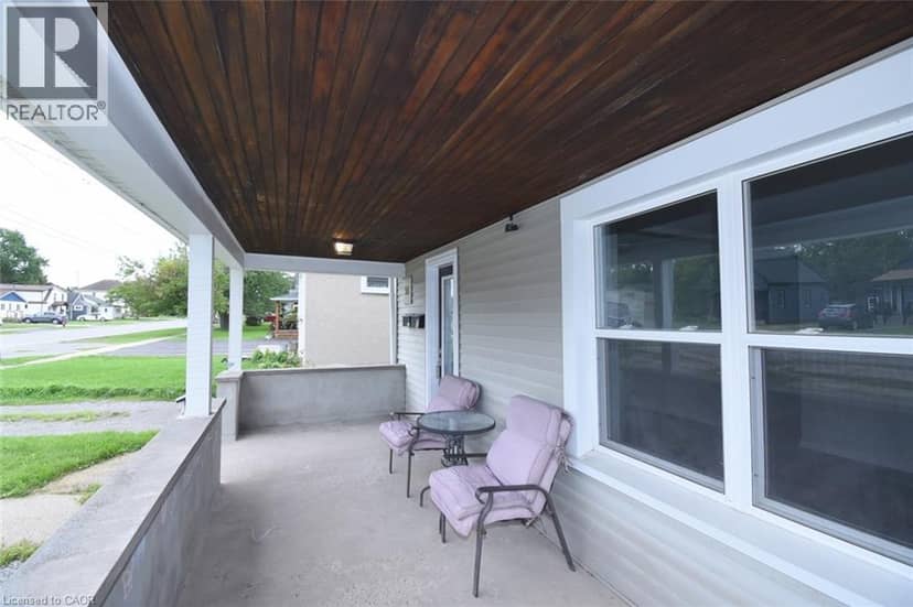 58 WELLINGTON Street — photo 5 of 37